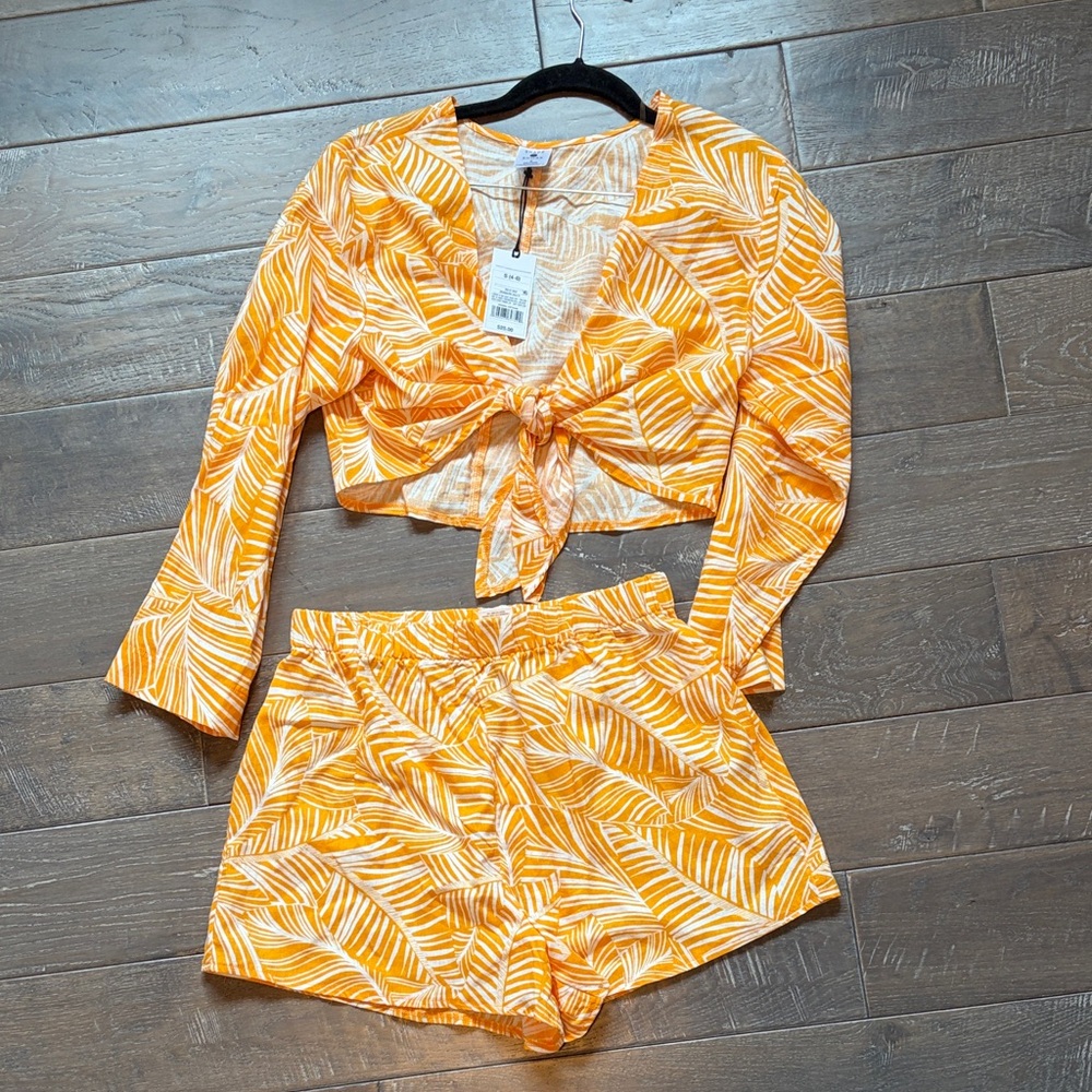 Shade and Shore orange and White Leaf Print Tie-Front Crop Top & Shorts Set New